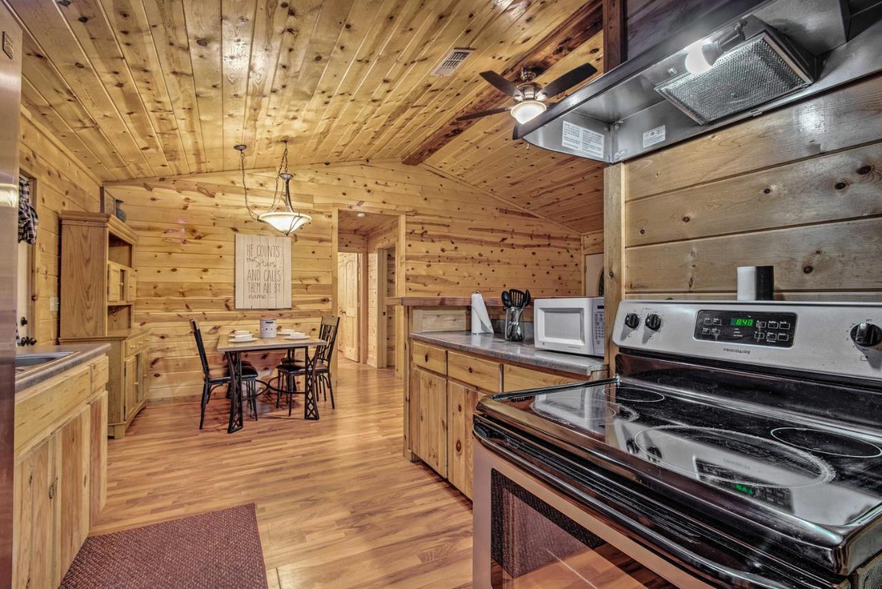 Broken Bow Starlight Cabin With Private Hot Tub! Eksteriør billede