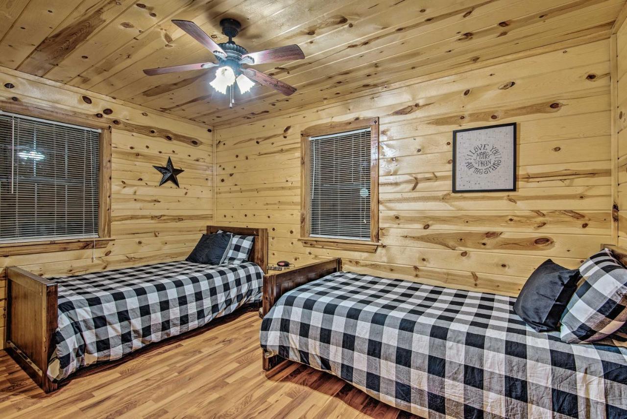 Broken Bow Starlight Cabin With Private Hot Tub! Eksteriør billede