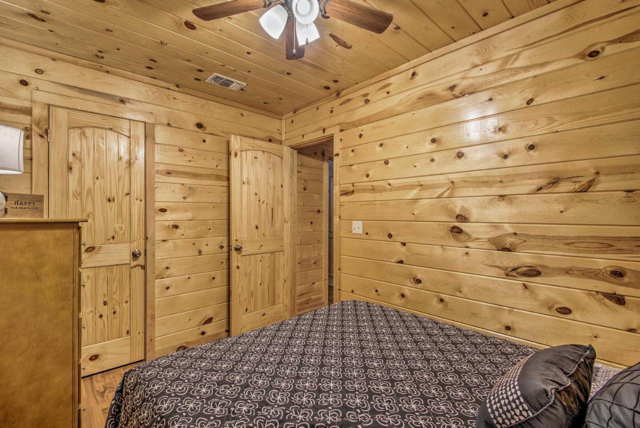 Broken Bow Starlight Cabin With Private Hot Tub! Eksteriør billede