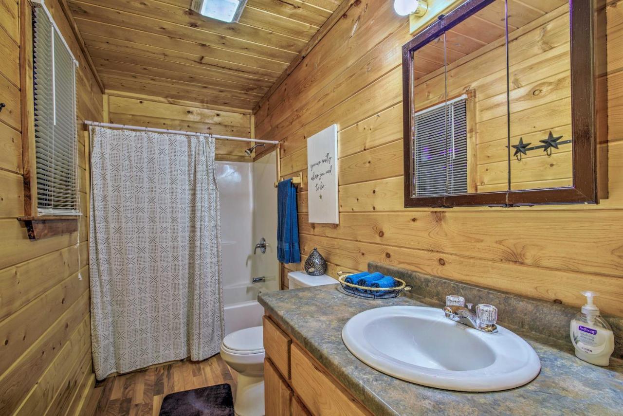 Broken Bow Starlight Cabin With Private Hot Tub! Eksteriør billede